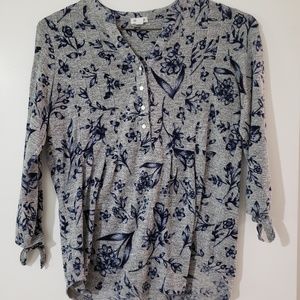 Nearly New, Soft Floral Blouse